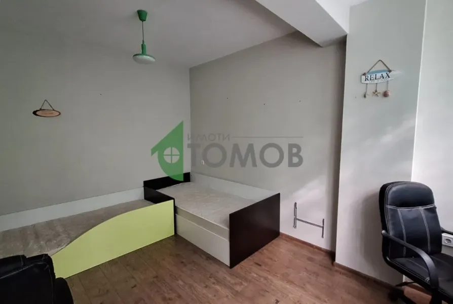 Spacious Three-Bedroom Apartment in Sought-After Stara Zagora - Image 5