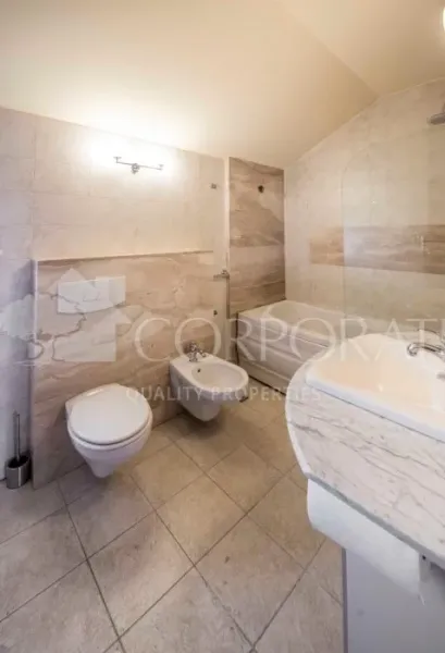 Spacious Three-Story House in Lager, Sofia - 220 sqm, Fully Furnished - Image 4