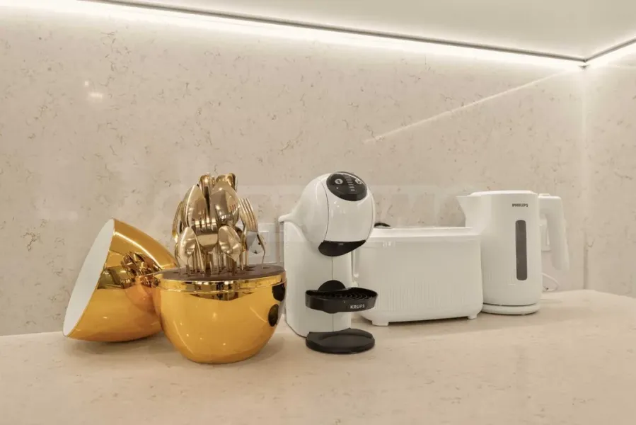 Luxury 3BR Apartment - Varna City Center - Image 3