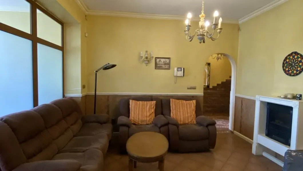 Spacious 3-Bedroom Apartment for Rent in Sofia's Heart - Image 4