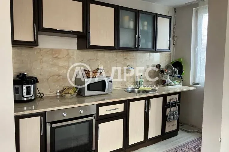 Spacious Fully Furnished Burgas Apartment with Garden and Garage for Sale - Image 2