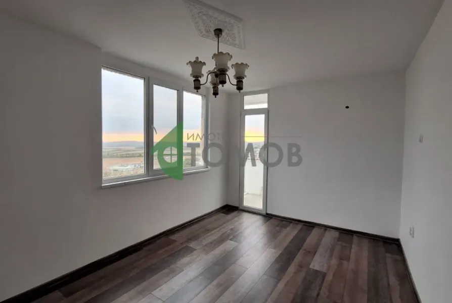 Spacious, Renovated 3BR Apartment with Great Views in Stara Zagora - Image 4