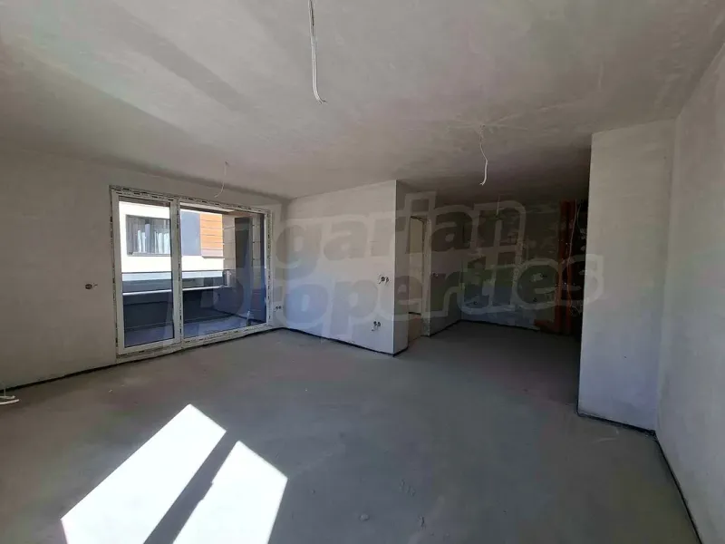 Spacious South-Facing Apartment in New Sofia Complex - Image 1