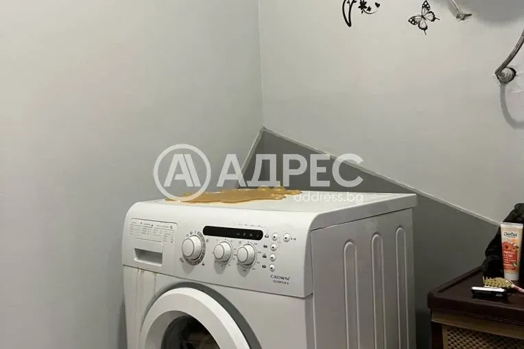 Spacious Fully Furnished Burgas Apartment with Garden and Garage for Sale - Image 1