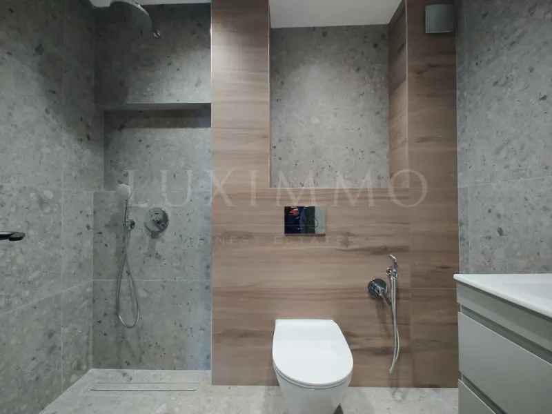 Stylish 2-Bedroom Apartment in Vitosha District, Sofia - Image 1