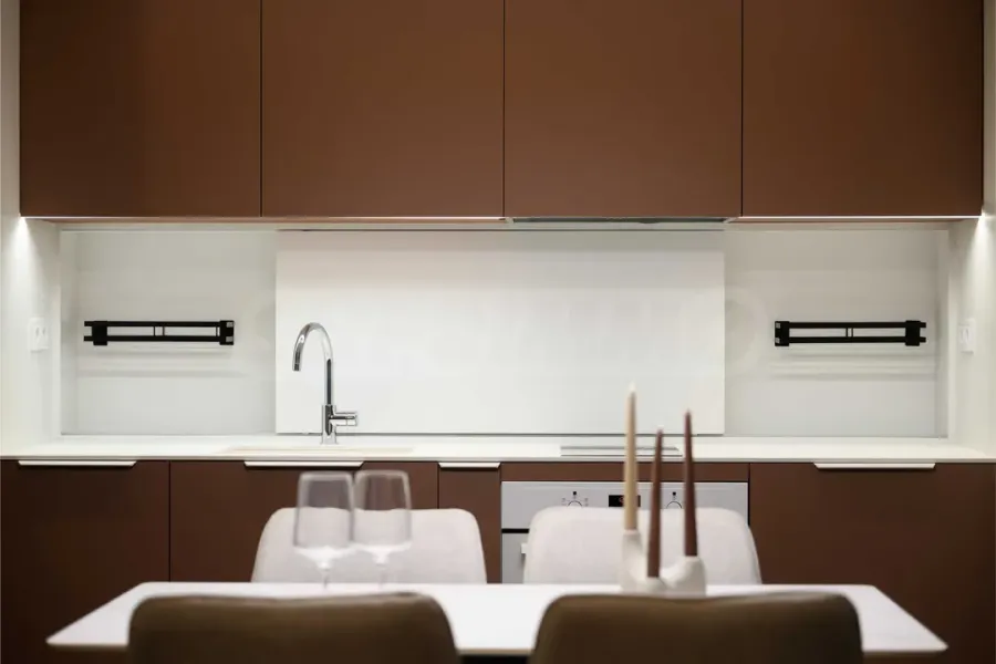 Spacious, Fully Furnished Apartment with Panoramic Terrace in Plovdiv - Image 4