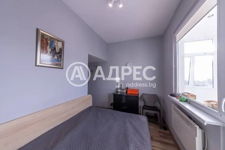 Spacious Fully Furnished Three-Bedroom Apartment for Sale in Varna's Mladezha District - Image 5