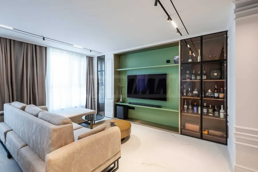 Luxurious Burgas Apartment with Sea Views - Image 2