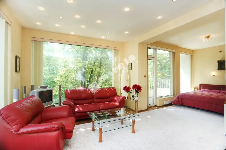 Spacious Fully Furnished House in Varna City Center. - Image 4