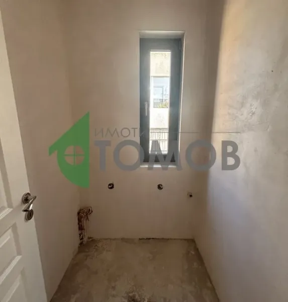 Spacious 3-Bedroom Apartment Near Park in Stara Zagora - Image 3