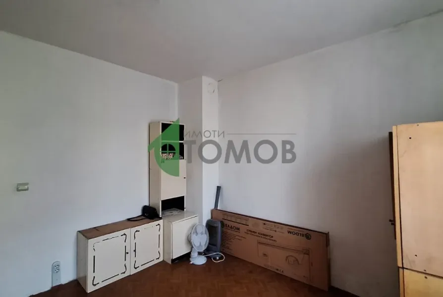 Spacious 3-Bedroom Apartment in Zheleznik, Stara Zagora - Image 1