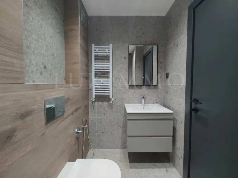 Stylish 2-Bedroom Apartment in Vitosha District, Sofia - Image 5