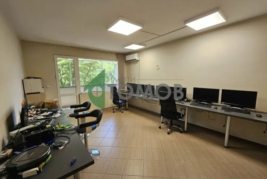 Spacious 1-Bedroom Apartment in Central Stara Zagora – 60m² - Image 1