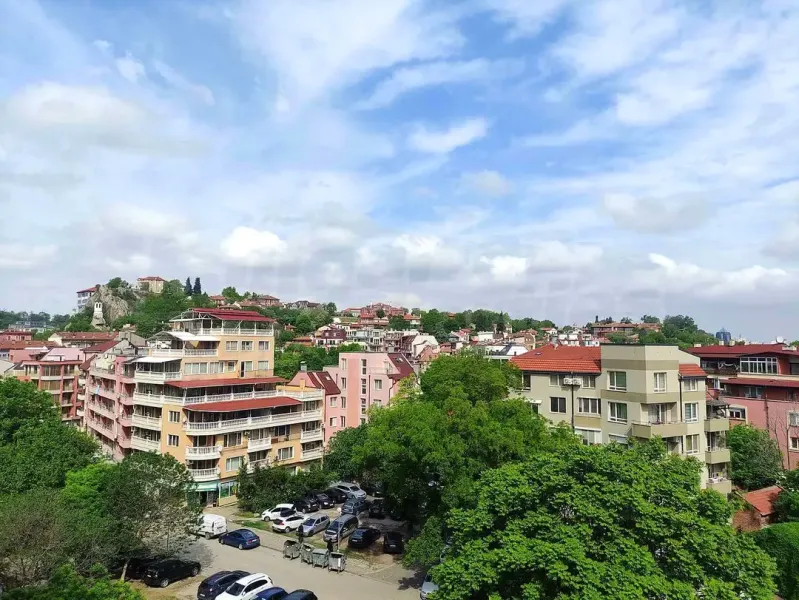Spacious Apartment with Three Terraces in Plovdiv's Center - Image 2