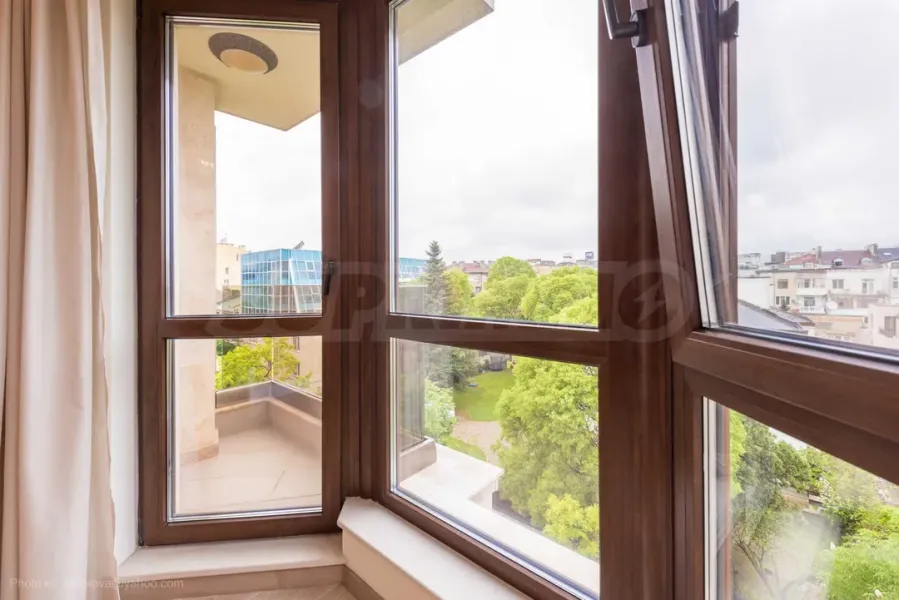 Spacious Sea View Apartment in Varna Center - Image 5