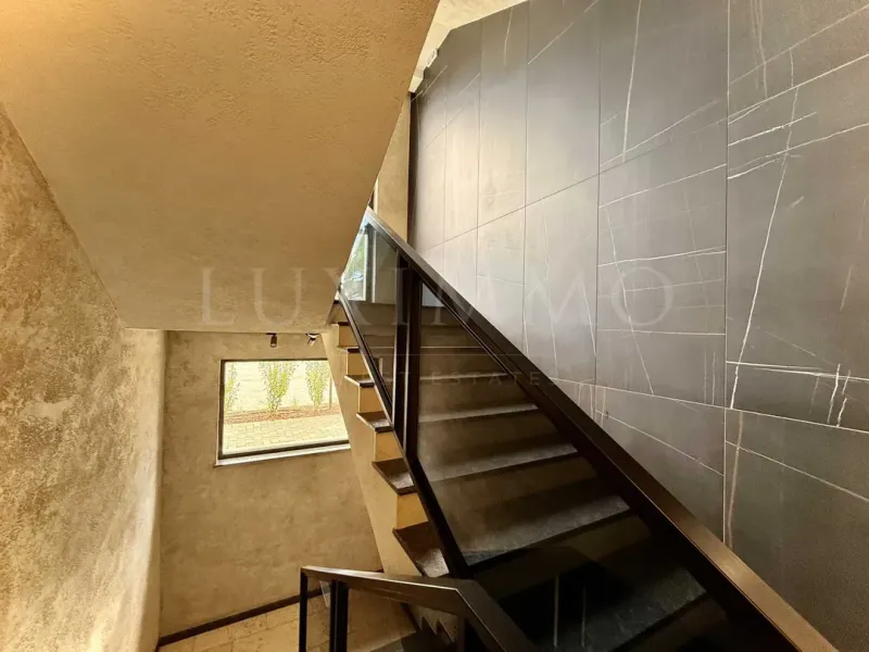 Elegant Plovdiv Apartment: Rowing Base & Mountain Views - Image 1