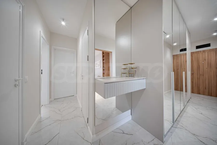 Spacious 2-Bedroom Apartment w/ Parking in Kr. Vada - Image 5