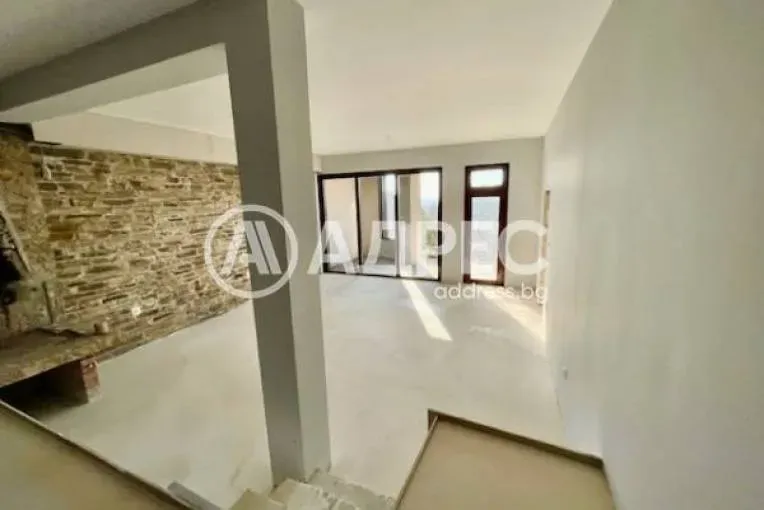 Spacious Family Home with Spa Facility in Stara Zagora, Bulgaria - €260,000 - Image 1