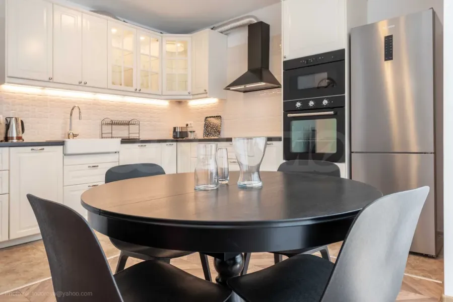 Stylish 3BR Apartment with Parking in Varna's "Tsvetyan" Quarter - Image 5