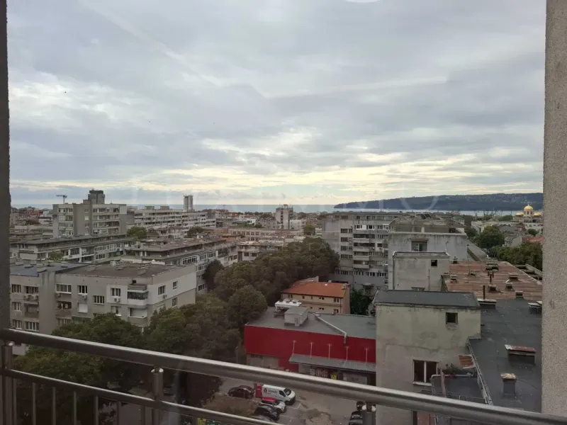 Stylish Renovated 2-Bed Apartment in Varna's Heart - €239,900 - Image 1