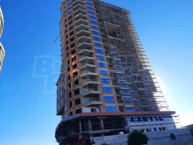 Luxury 1-Bedroom Apartment with Parking in Central Park, Burgas - Image 4