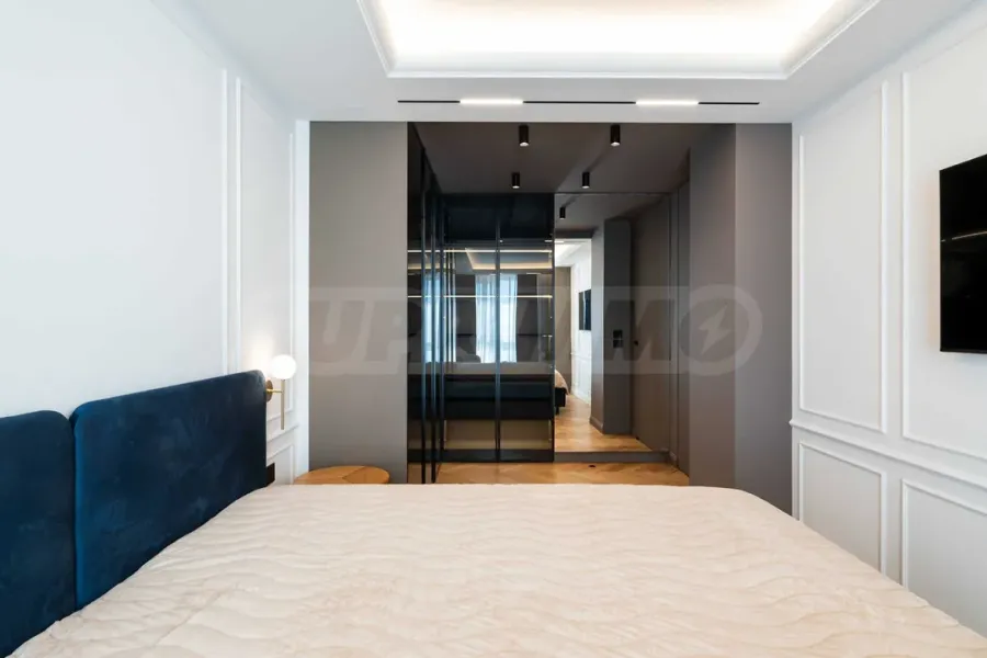 Luxurious Burgas Apartment with Sea Views - Image 3