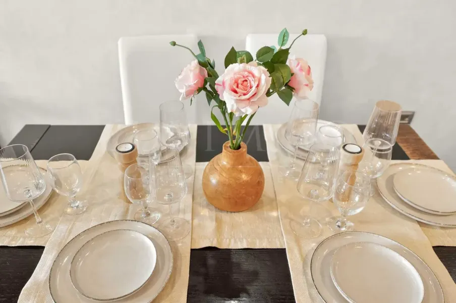 Spacious, Fully Furnished Apartment in Varna's Confuto District - Image 3