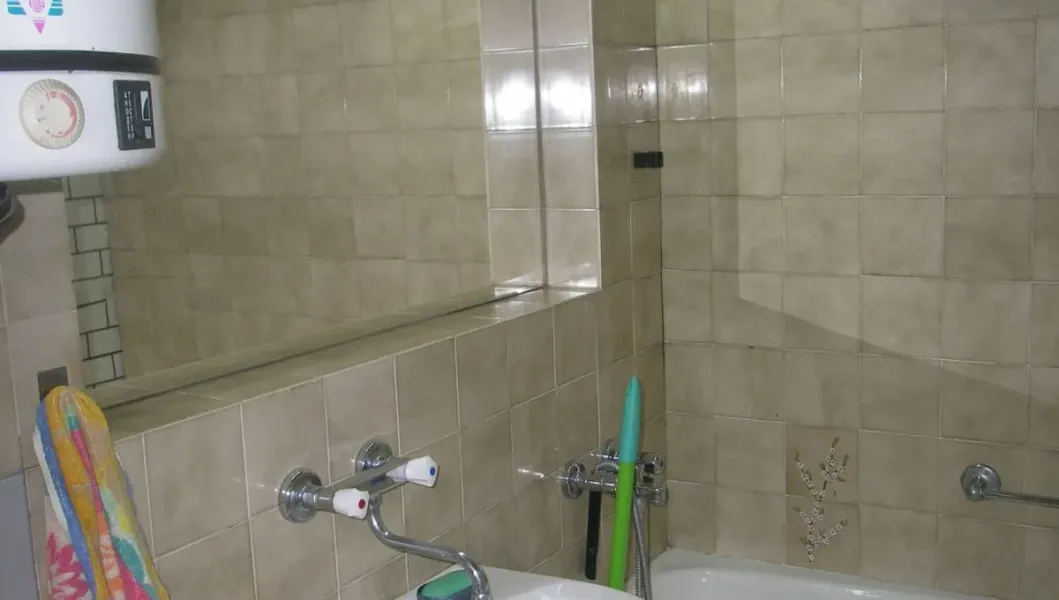 Spacious 3-Bedroom Apartment for Rent in Sofia's Geo Milev Area - Image 5