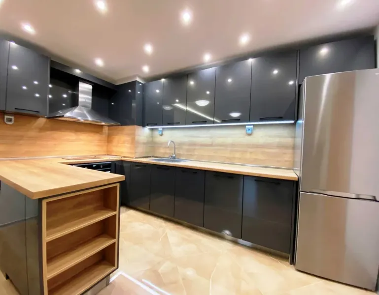 Stylish 2-Bedroom Apartment with Parking in Plovdiv, Bulgaria - Image 2