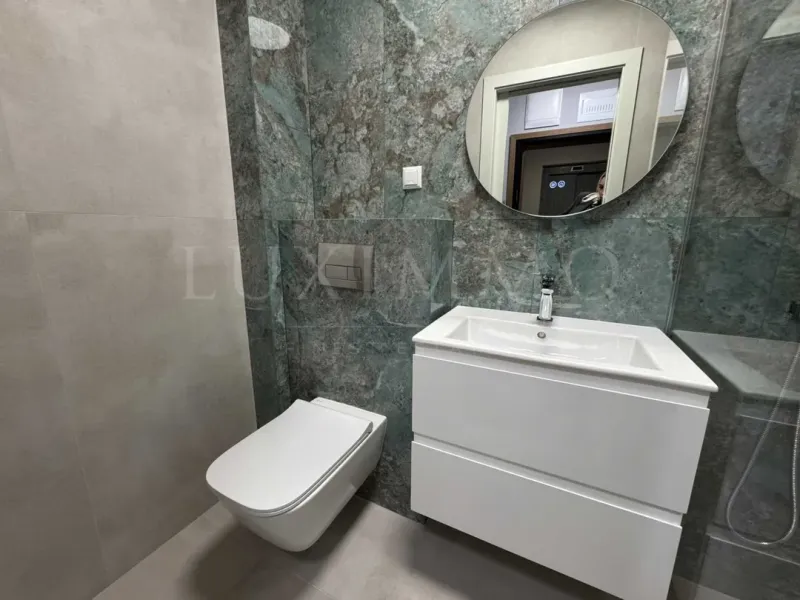 Stylish Studio Apartment with Sea Views in Varna's Greek Quarter - Image 3