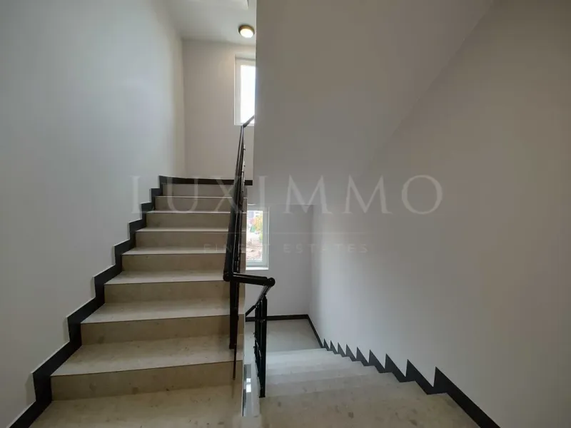 Stylish One-Bedroom Apartment in Sofia's Vitosha District - Image 1