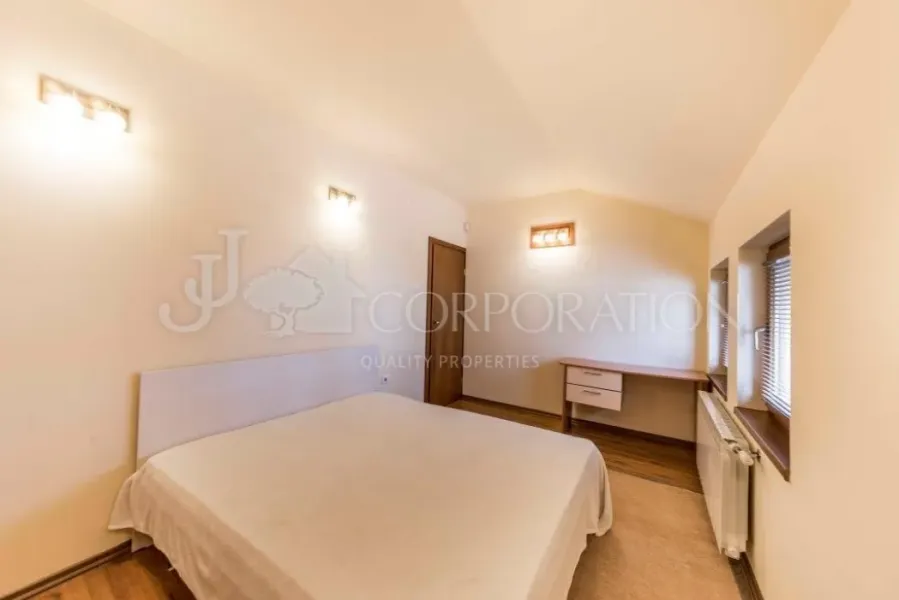 Spacious Three-Story House in Lager, Sofia - 220 sqm, Fully Furnished - Image 5