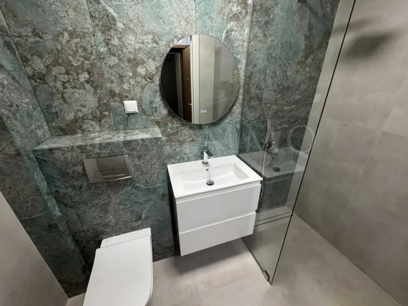 Stylish Studio Apartment with Sea Views in Varna's Greek Quarter - Image 5