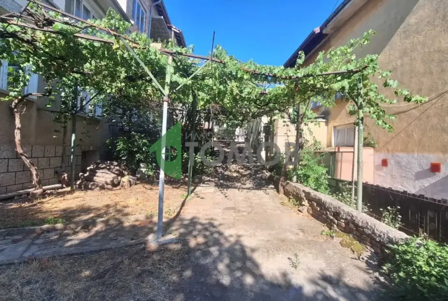 Spacious Two-Story House in Sunny Stara Zagora, Bulgaria - Image 4