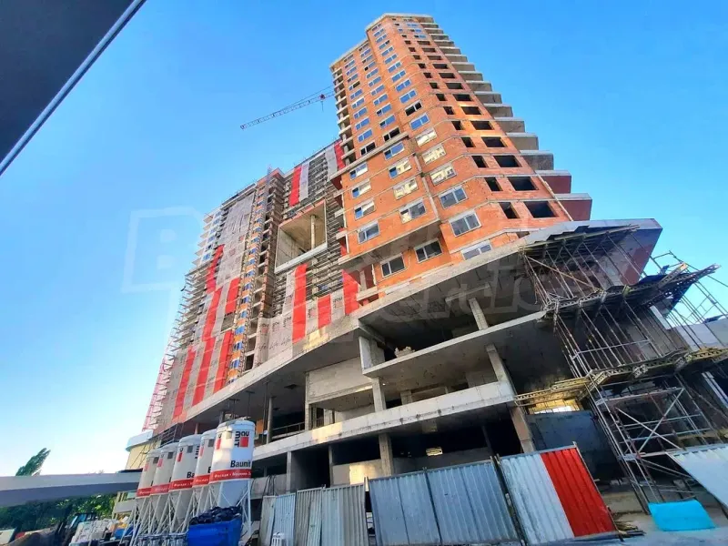 Luxury 1-Bedroom Apartment with Parking in Central Park, Burgas - Image 5