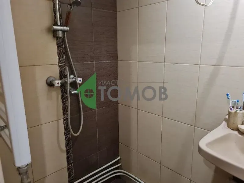 Spacious Brick House Near Ruse with Garden - Image 3