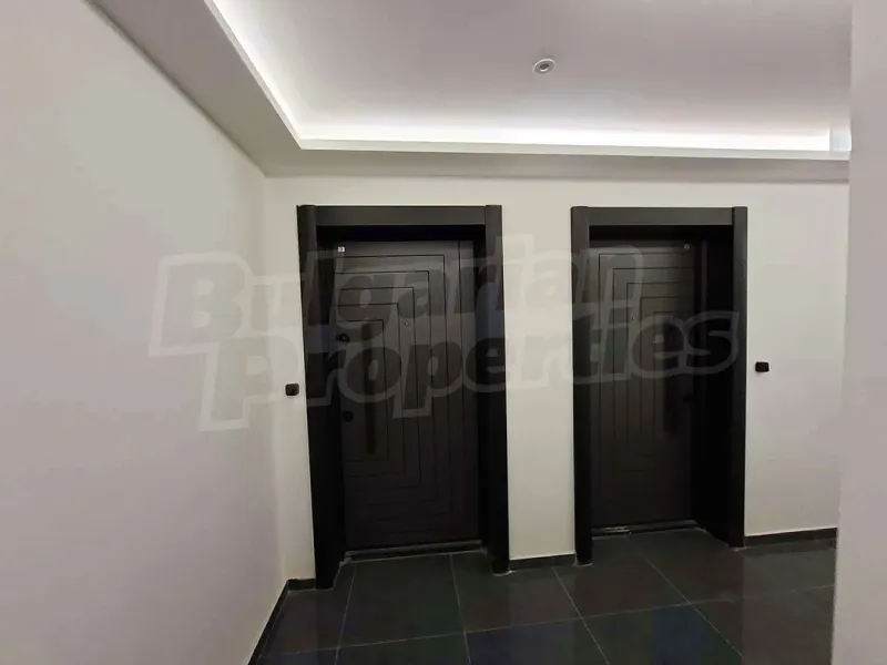 Spacious South-Facing Apartment in New Sofia Complex - Image 5