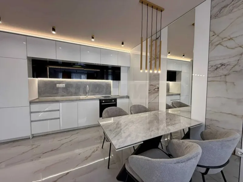 Spacious, Fully Furnished Two-Bedroom Apartment in Plovdiv's "Ostomila" Residential Complex. - Image 4