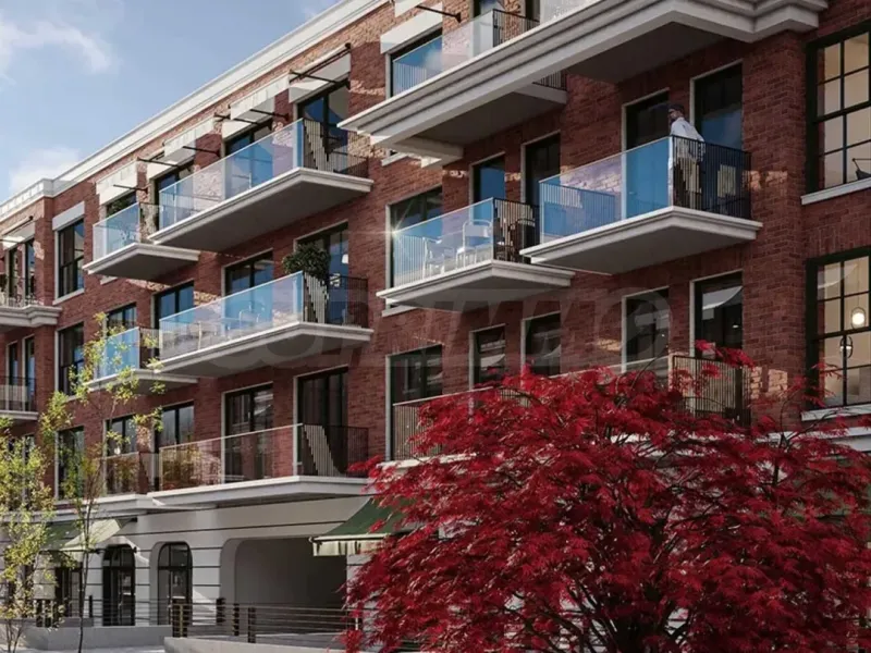 Spacious 3-Bedroom Apt w/ Park & Views - Image 2