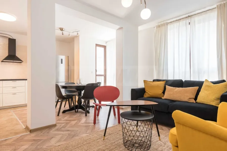 Stylish 3BR Apartment with Parking in Varna's "Tsvetyan" Quarter - Image 3