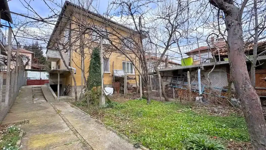 Spacious Fully Furnished House Near Samara's Flag Park - Image 2