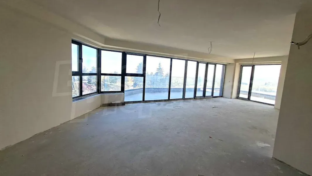 Spacious Panorama Apartment Near Sea Garden of Varna - 202m2 - Image 3