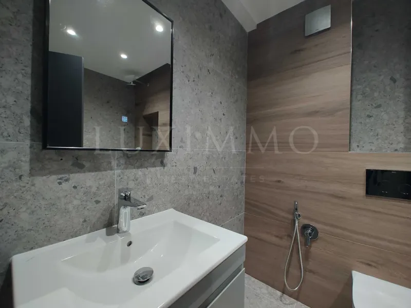 Stylish 2-Bedroom Apartment in Vitosha District, Sofia - Image 1