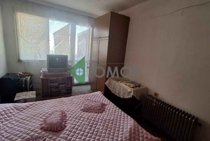 Spacious 2-Bedroom Apartment in Stara Zagora's Opelchenski District - Image 4