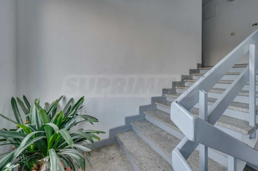 Spacious 3-Bedroom Apartment with Panoramic Views in Sofia - Image 5