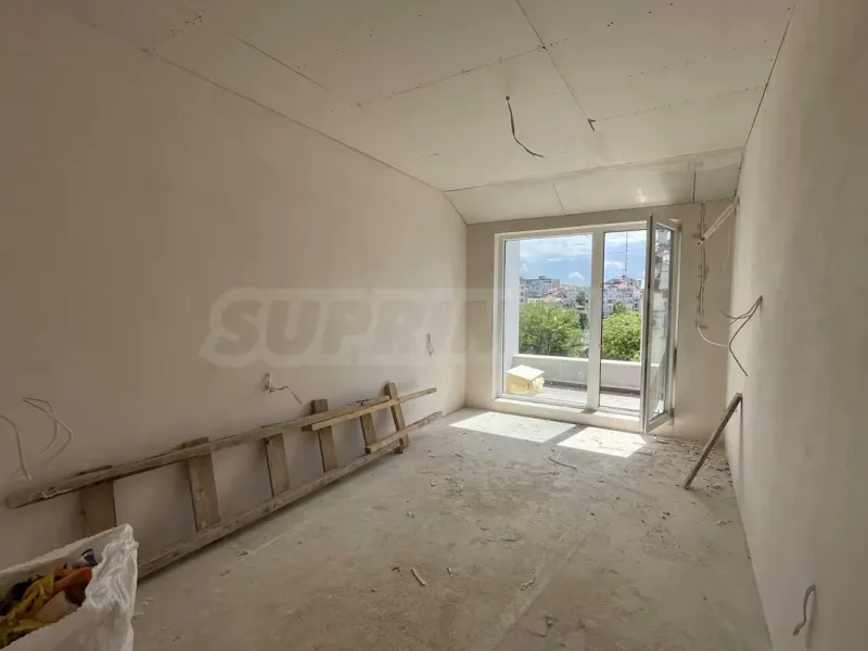 Spacious 2-Level Apartment Near Burgas Sea Garden - Image 1