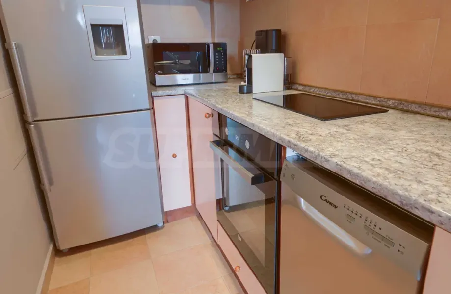 Spacious 3-Bed Apartment in Dianaabad, Sofia - Image 3