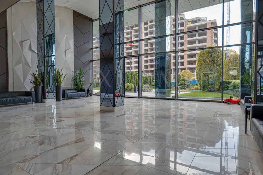 Sun-Drenched Apartment in Sofia's Diamond 1 - Image 1