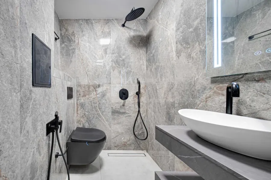 Spacious 2-Bedroom Apartment w/ Parking in Kr. Vada - Image 3