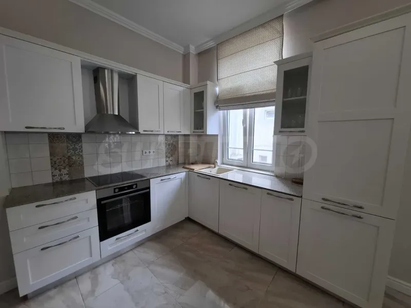 Luxury 3-Bedroom Apartment in Central Varna – Fully Furnished - Image 1
